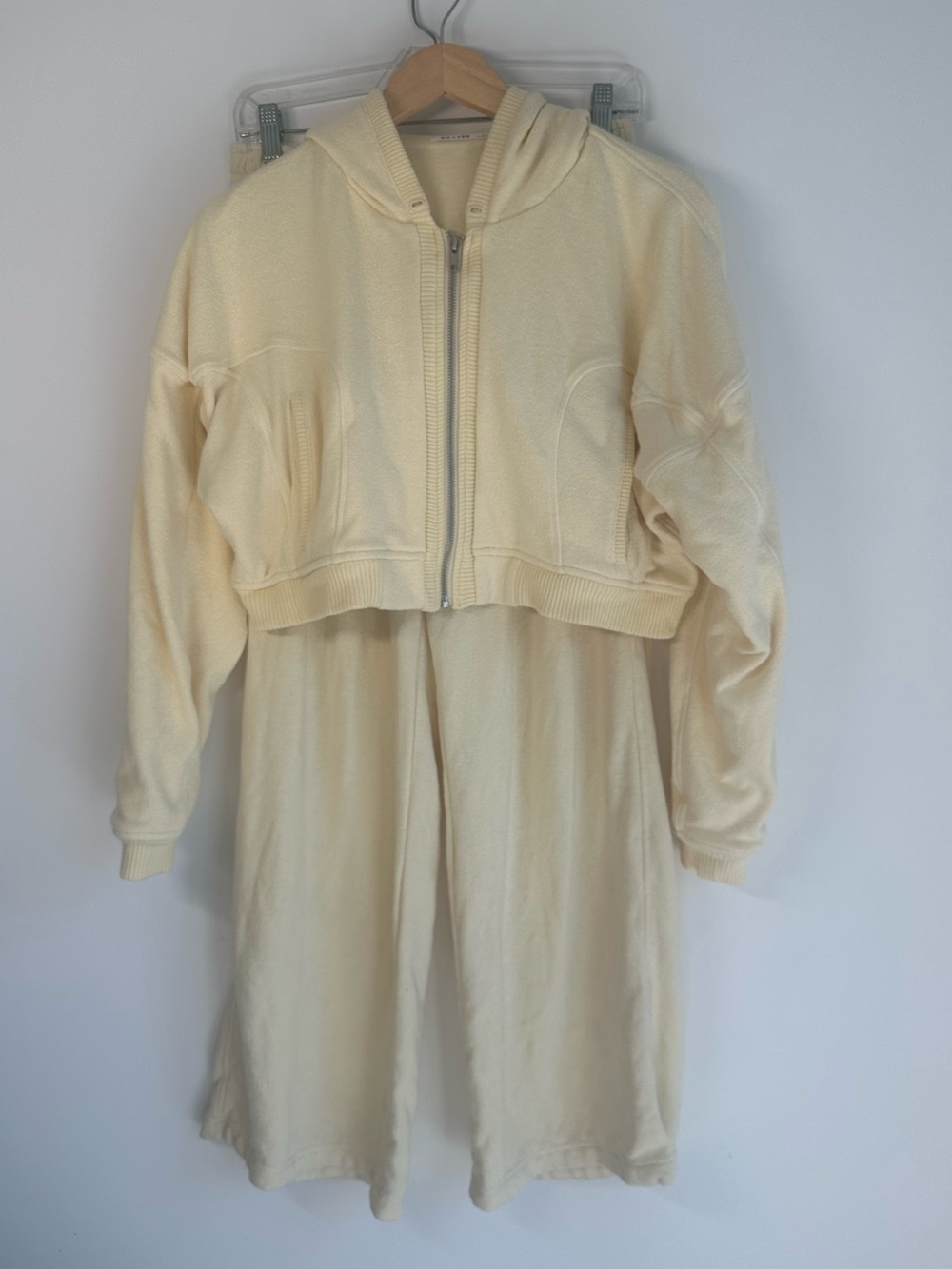 Bo+Tee Butter Yellow Cropped Hoodie & Wide Leg Pants Set in Small